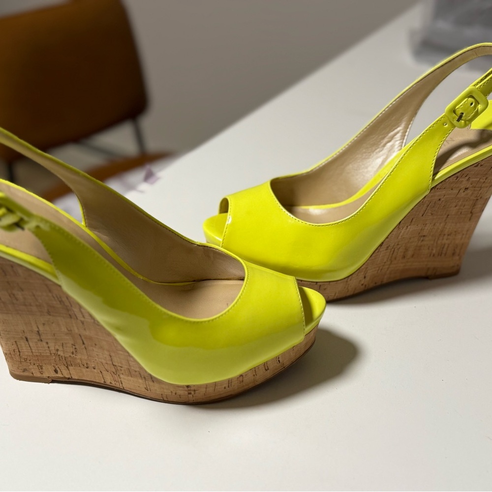 Nine West Retro Lime Green Wedge Sandals size 8